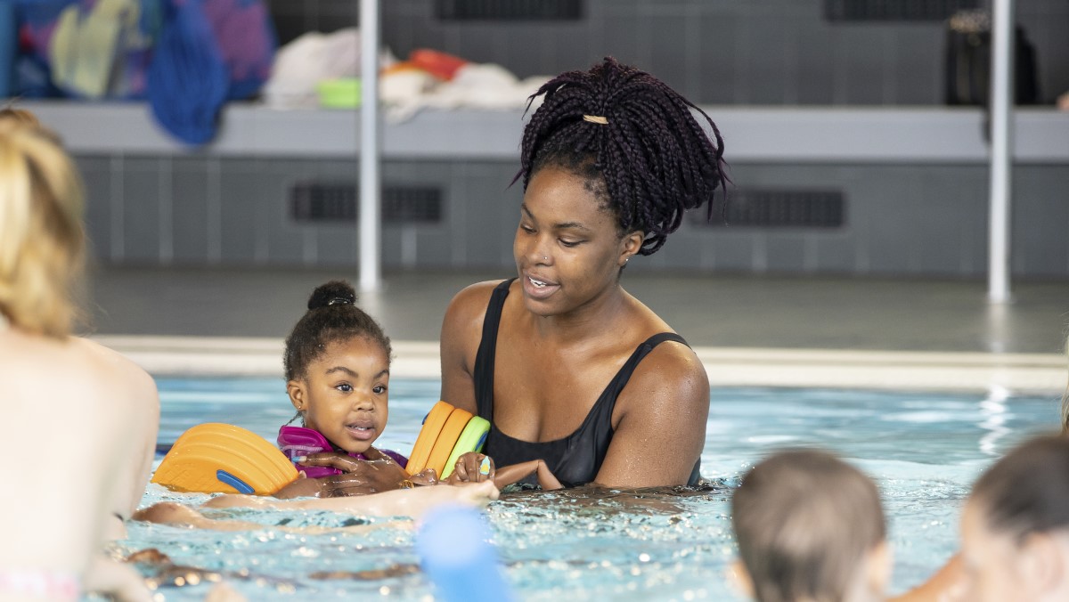 Teaching Toddlers to Swim: Dive into Water Safety and Confidence