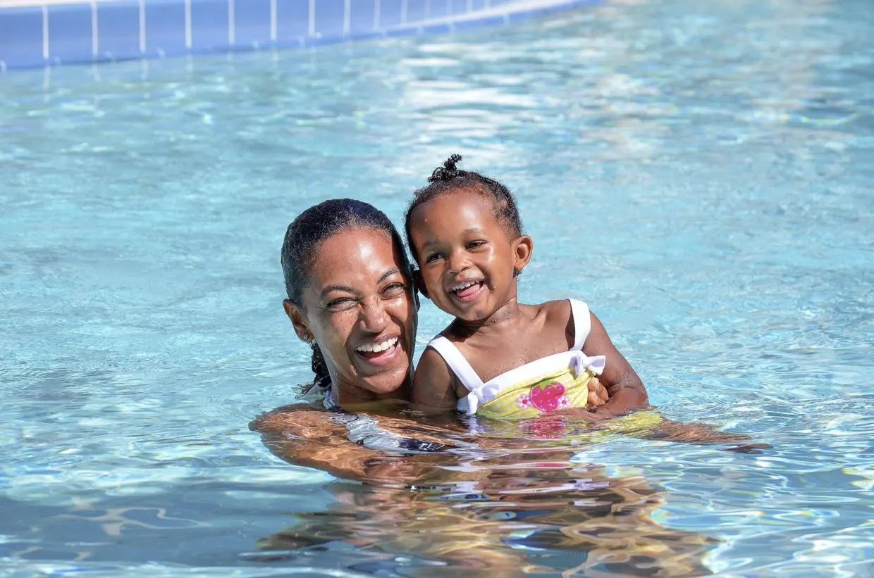  teach toddler to swim